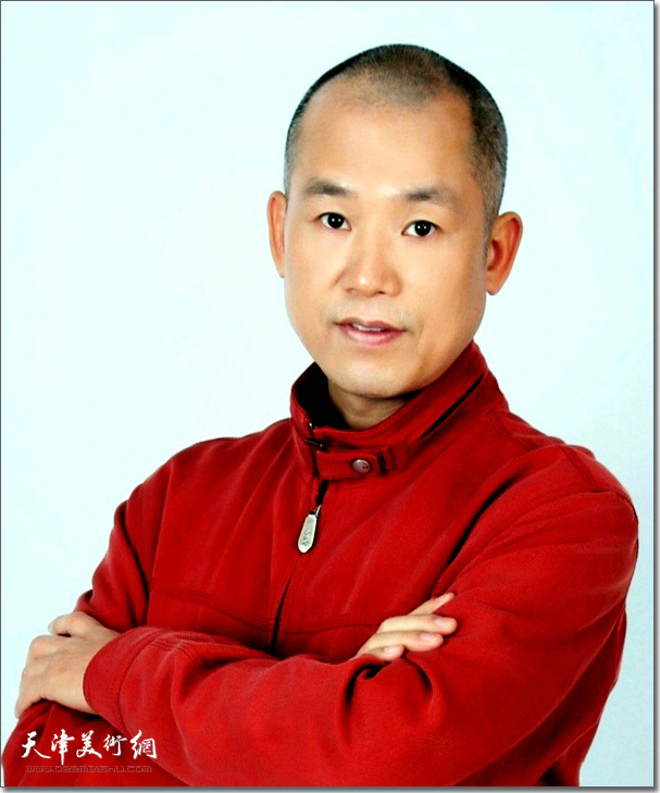 庞鹏（广东），广东省美术家协会会员，中国服装设计师协会会员。